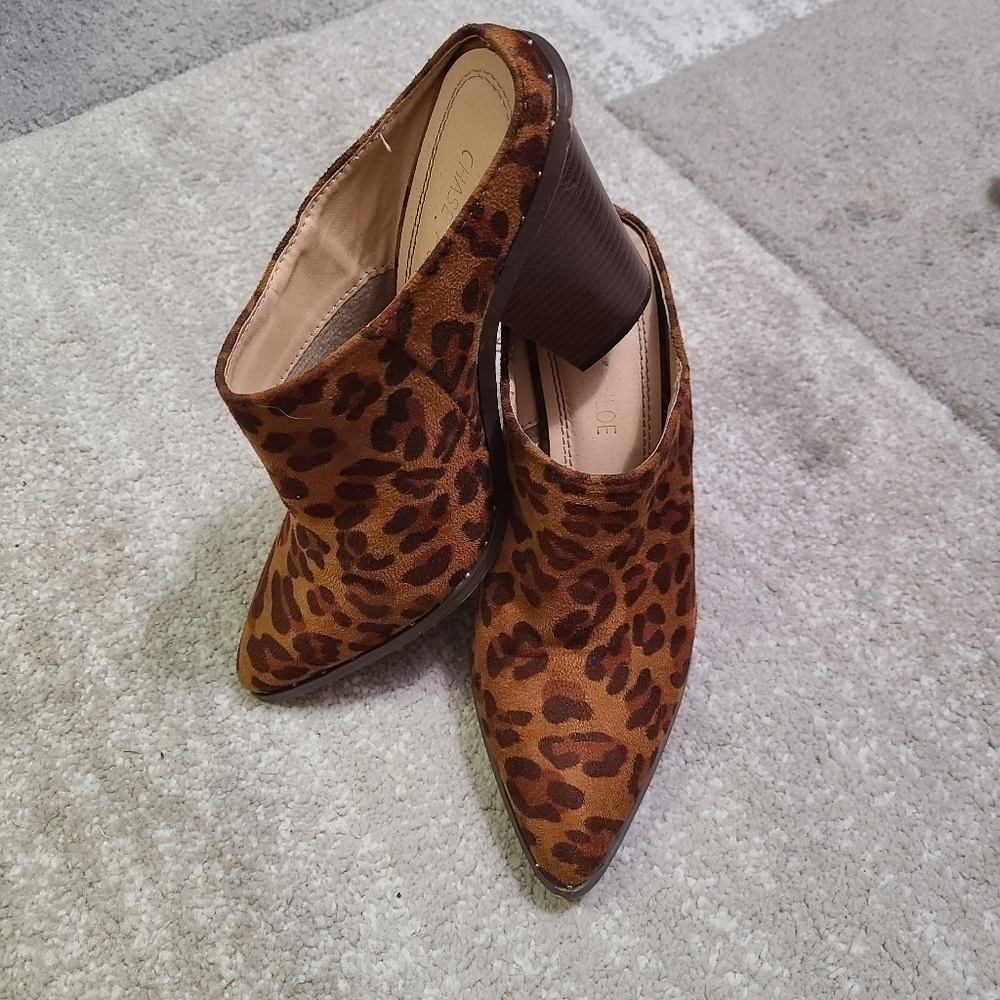 Chase & Khloe Leopard Chamber Pointed Toe Mules